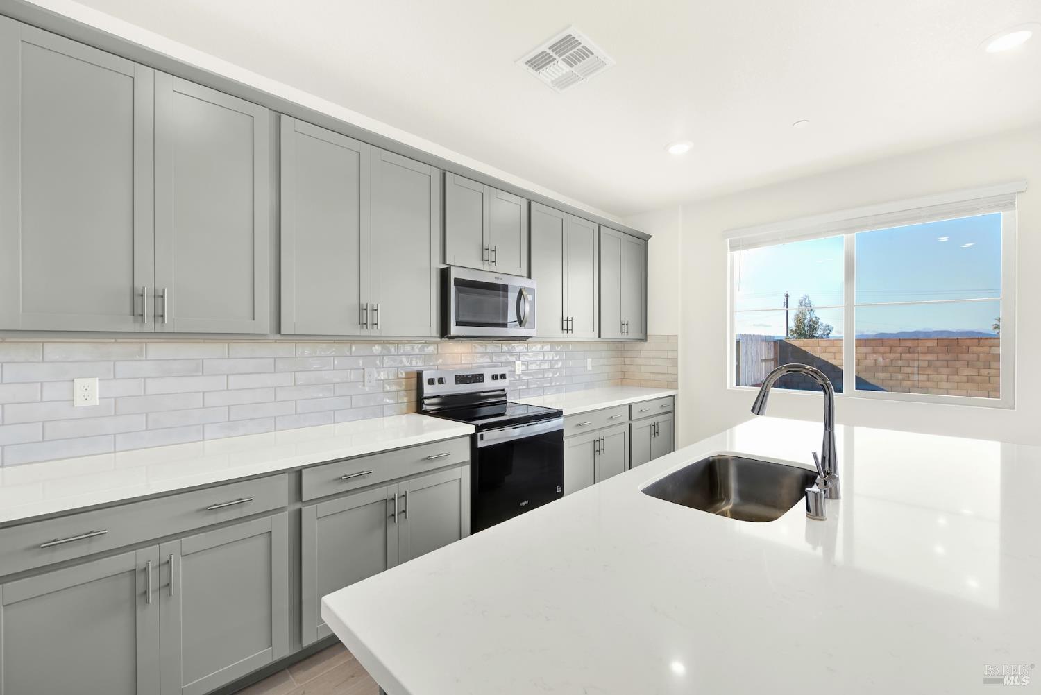 Detail Gallery Image 39 of 89 For 4107 Markovich Ct, San Pablo,  CA 94806 - 4 Beds | 3 Baths