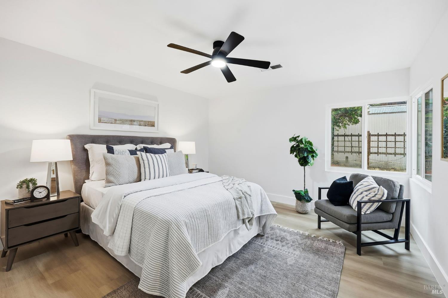 Detail Gallery Image 13 of 20 For 2132 Geary Dr, Santa Rosa,  CA 95404 - 2 Beds | 2 Baths