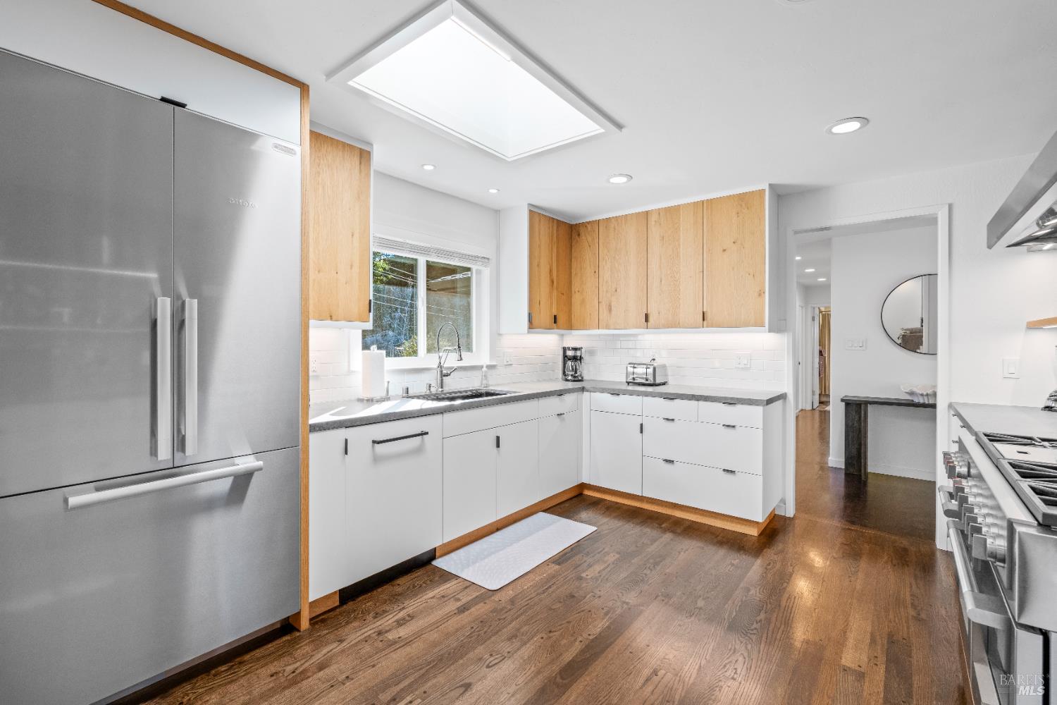 Detail Gallery Image 7 of 37 For 71 Convent Ct, San Rafael,  CA 94901 - 3 Beds | 2 Baths