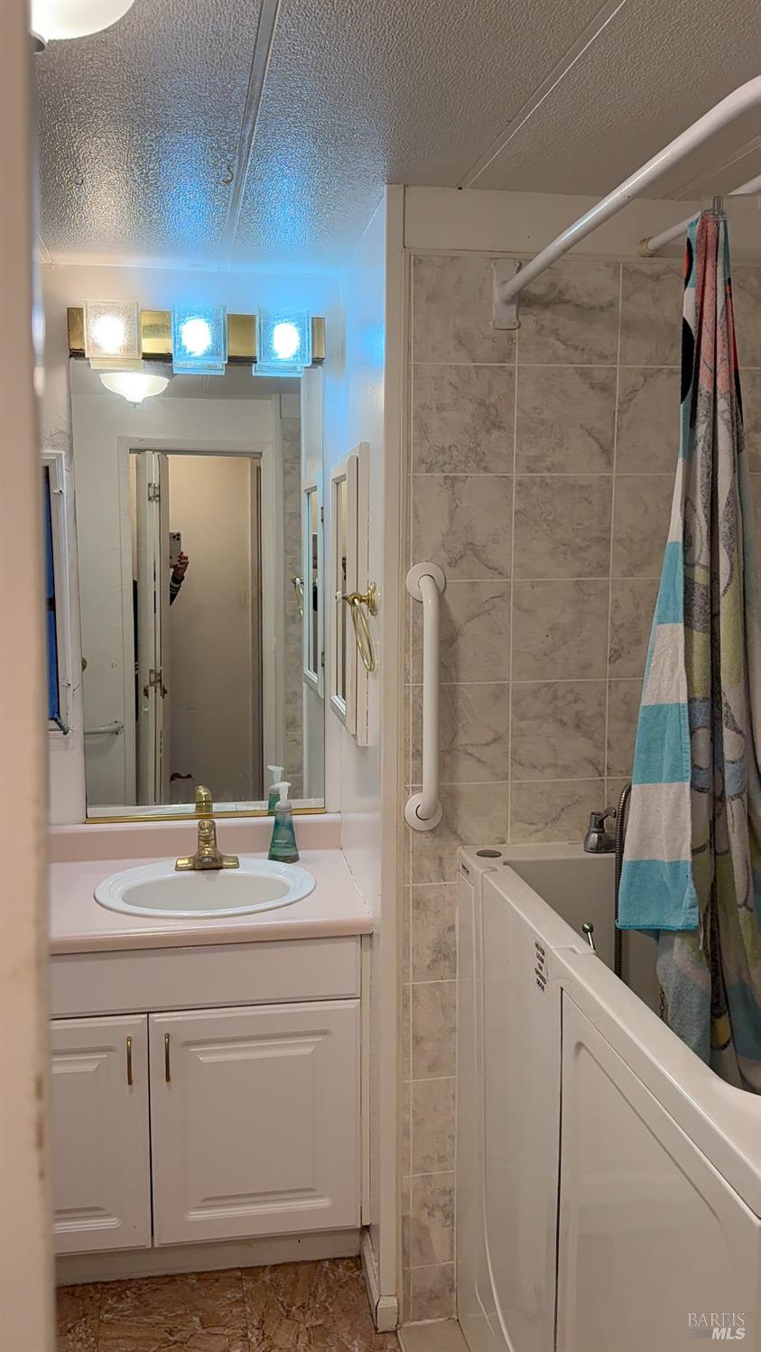 Detail Gallery Image 9 of 10 For 110 San Miguel Rd, Vallejo,  CA 94590 - 3 Beds | 2 Baths