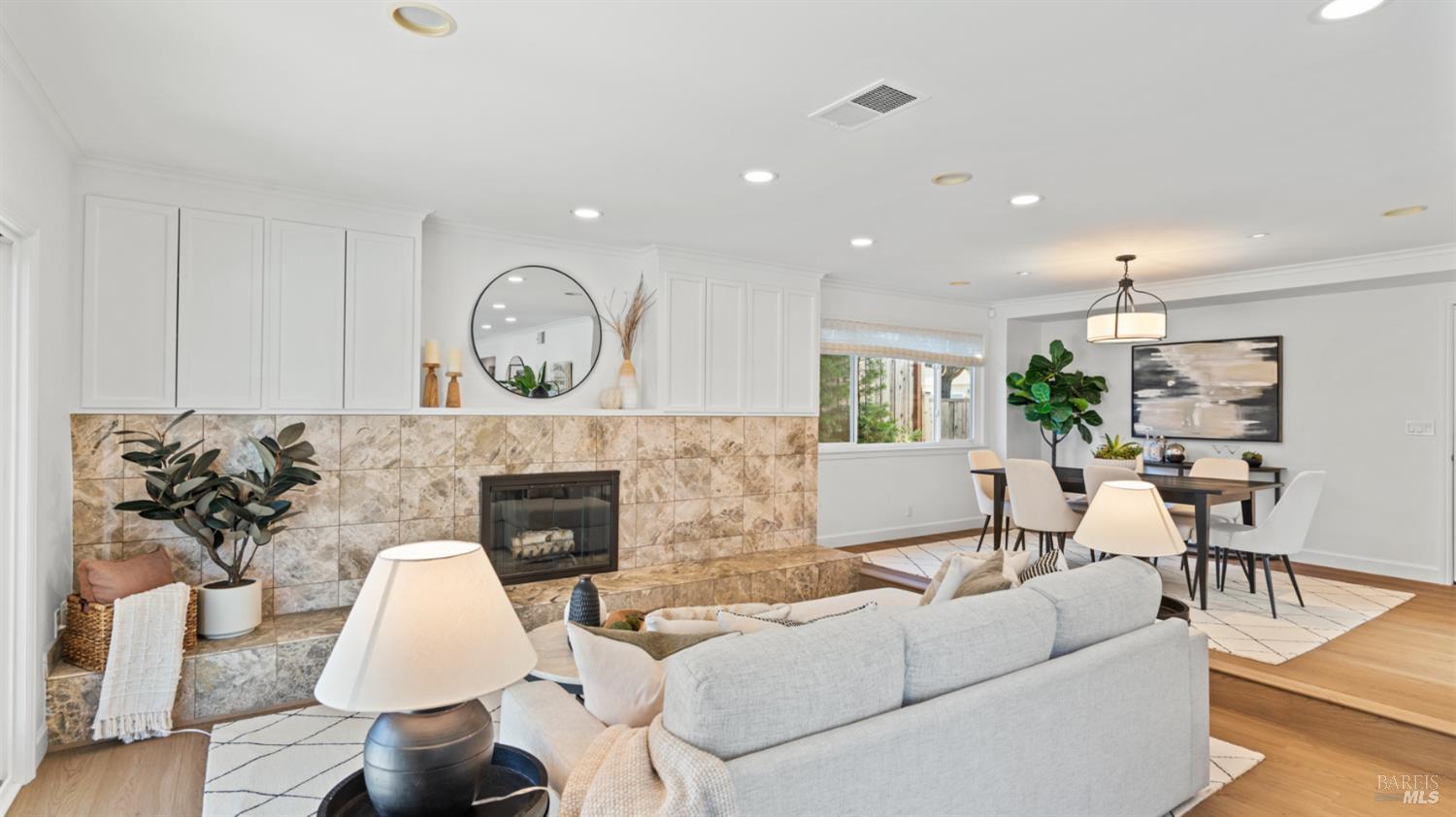 Detail Gallery Image 10 of 47 For 739 Tamarack Dr, San Rafael,  CA 94903 - 3 Beds | 2 Baths