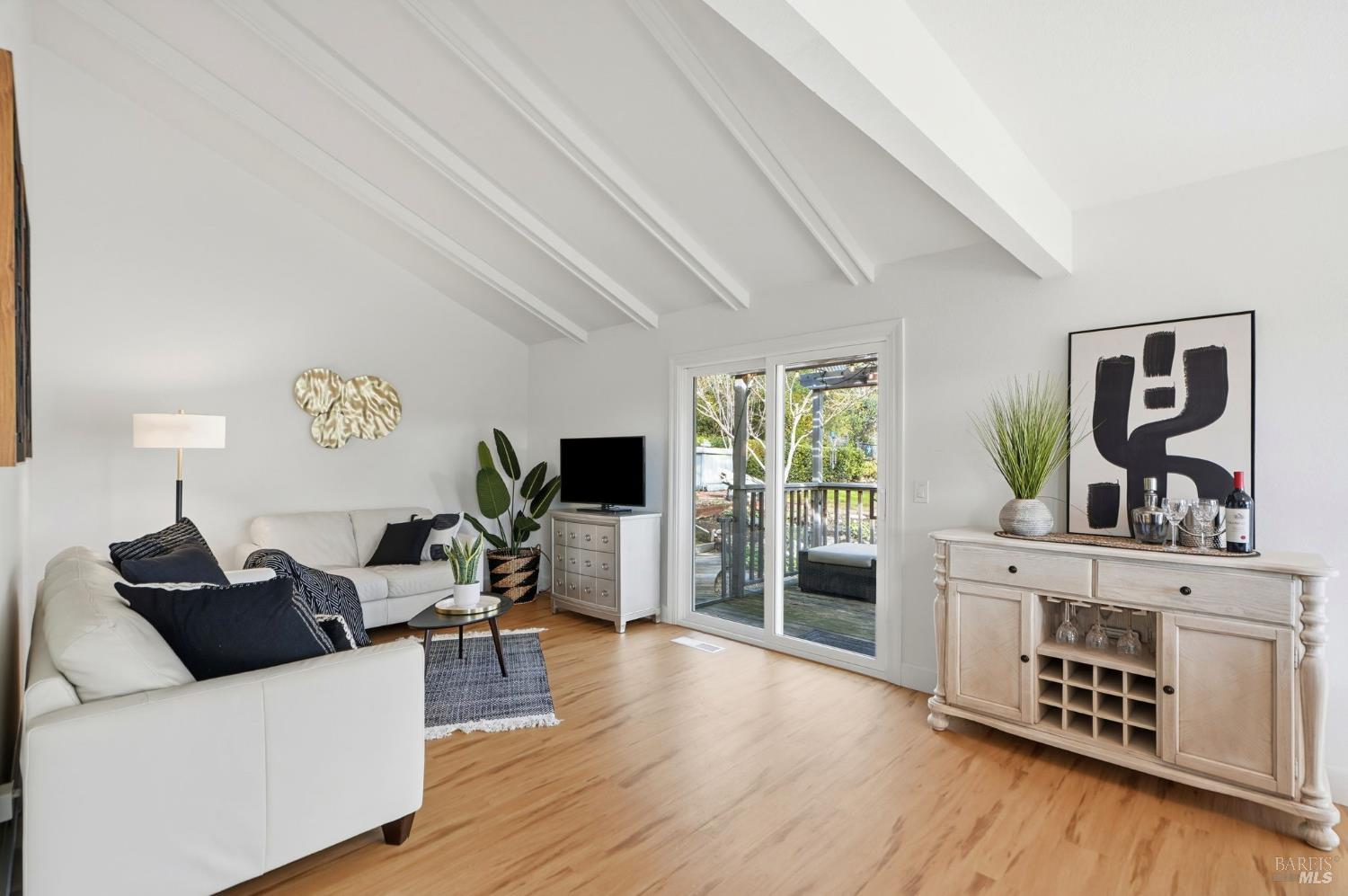 Detail Gallery Image 3 of 68 For 1814 Saint Francis Rd, Santa Rosa,  CA 95409 - 3 Beds | 2 Baths