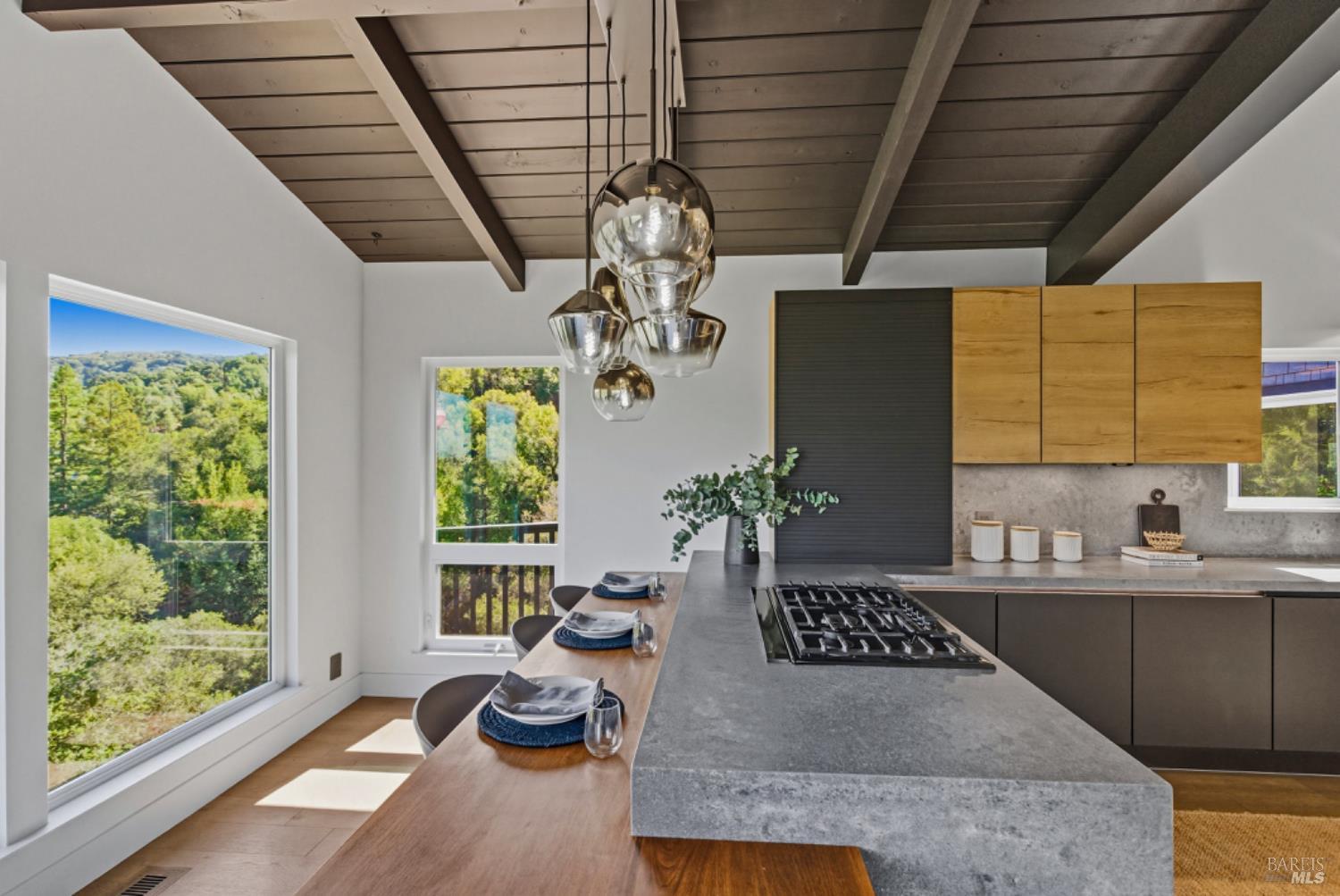 Detail Gallery Image 21 of 78 For 80 Pinto Ln, Novato,  CA 94947 - 4 Beds | 2/1 Baths