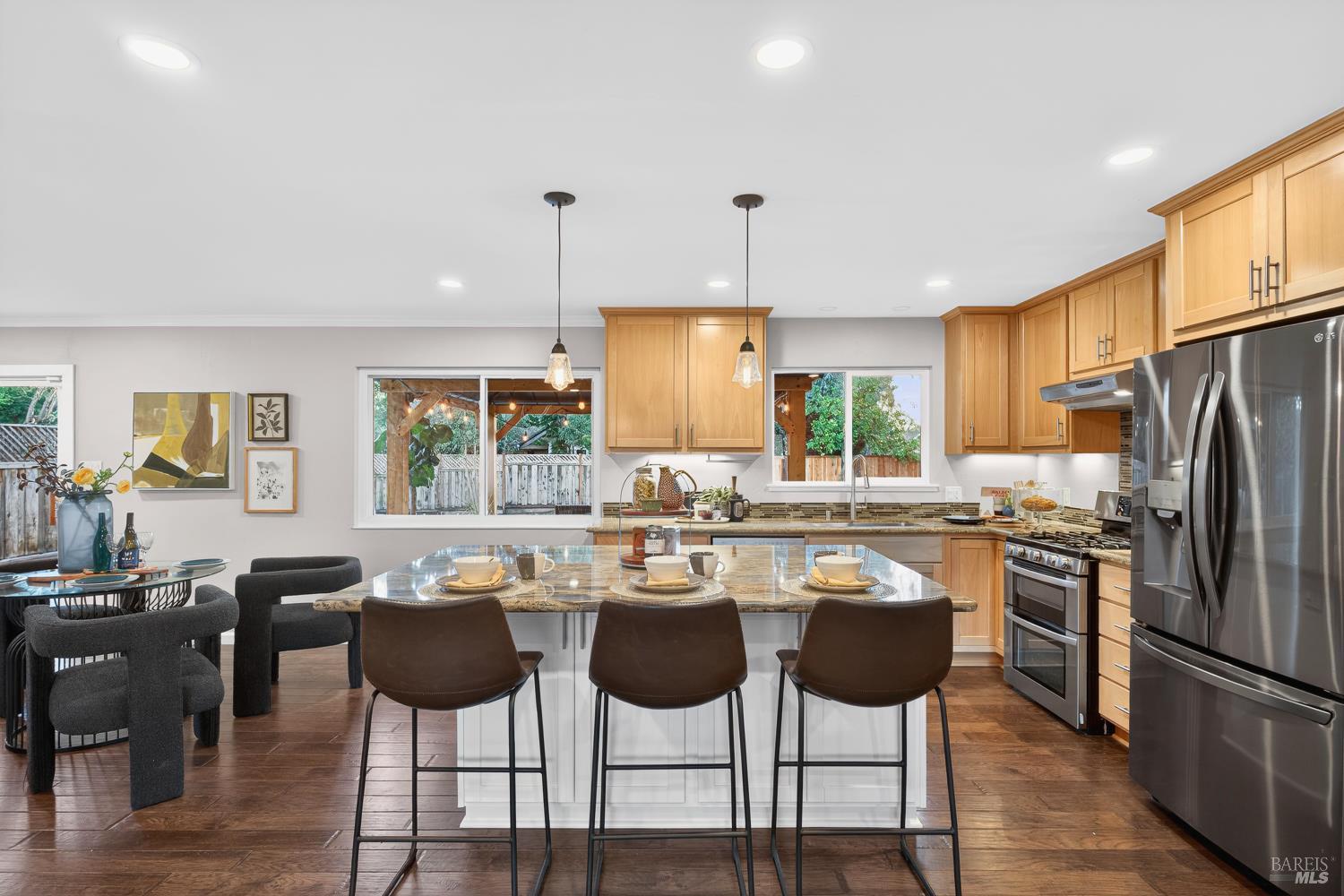 Detail Gallery Image 11 of 66 For 935 Mohr Ln, Concord,  CA 94518 - 3 Beds | 2 Baths