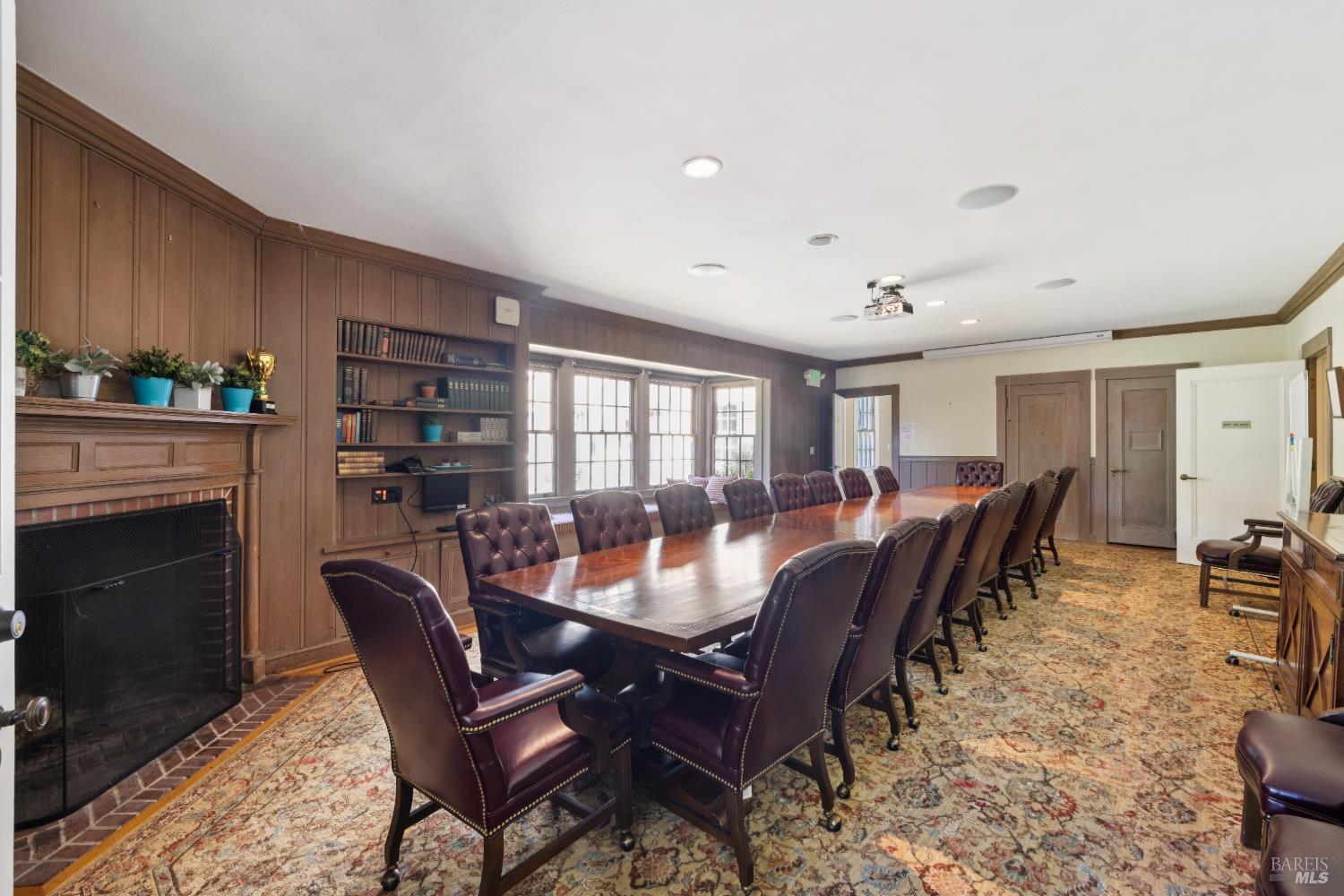 Detail Gallery Image 10 of 31 For 226 Magnolia Ave, San Rafael,  CA 94901 - 13 Beds | 2/2 Baths