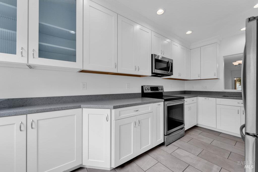 Detail Gallery Image 18 of 58 For 135 Koch Rd, Corte Madera,  CA 94925 - 2 Beds | 2 Baths