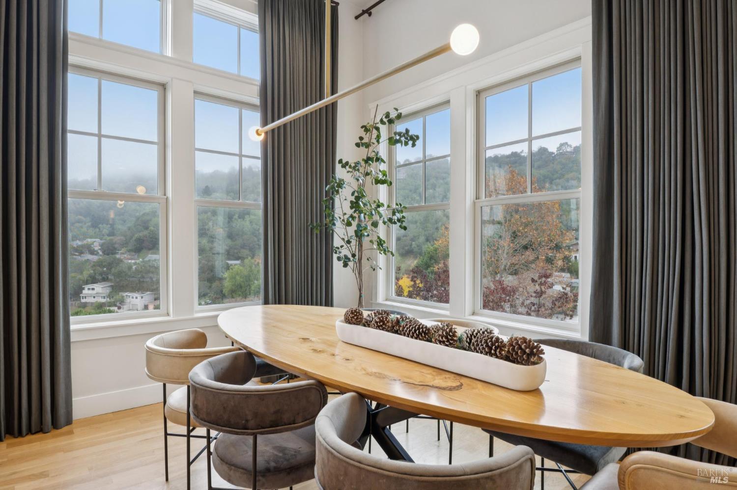 Detail Gallery Image 10 of 53 For 39 Baywood Ter, San Rafael,  CA 94901 - 4 Beds | 2/1 Baths