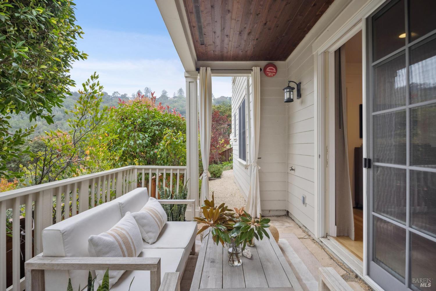 Detail Gallery Image 31 of 53 For 39 Baywood Ter, San Rafael,  CA 94901 - 4 Beds | 2/1 Baths