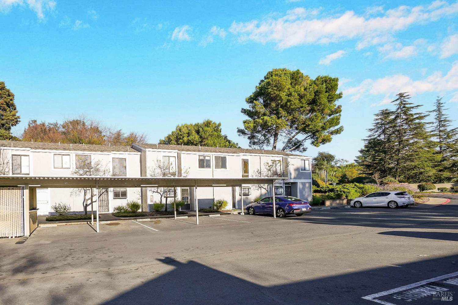 Detail Gallery Image 8 of 50 For 900 Southampton Rd #24,  Benicia,  CA 94510 - 3 Beds | 1/1 Baths