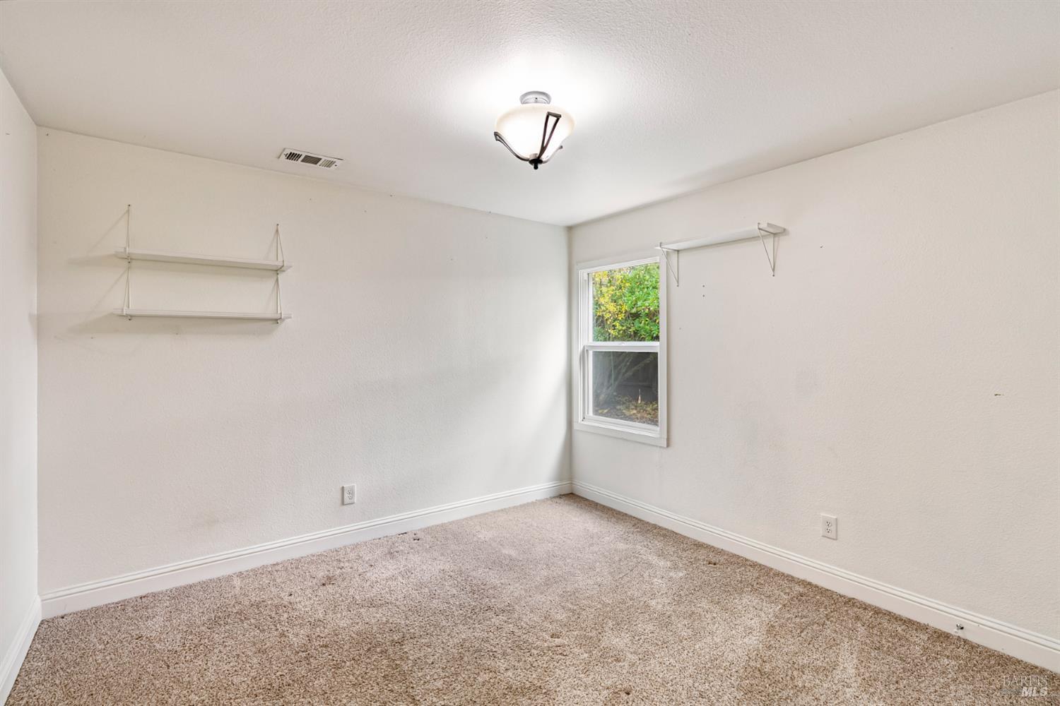 Detail Gallery Image 14 of 22 For 2136 Franklin Ave, Santa Rosa,  CA 95404 - 3 Beds | 2 Baths