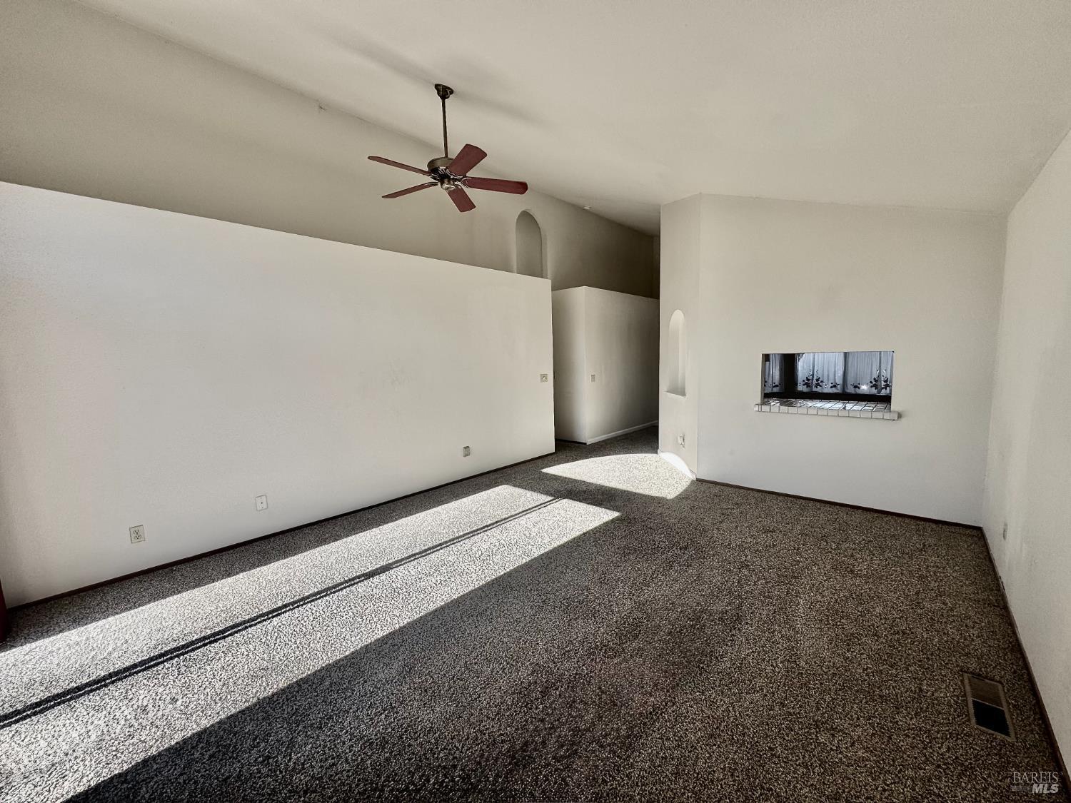 Detail Gallery Image 12 of 30 For 10845 Rio Ruso Dr, Windsor,  CA 95492 - 3 Beds | 2 Baths