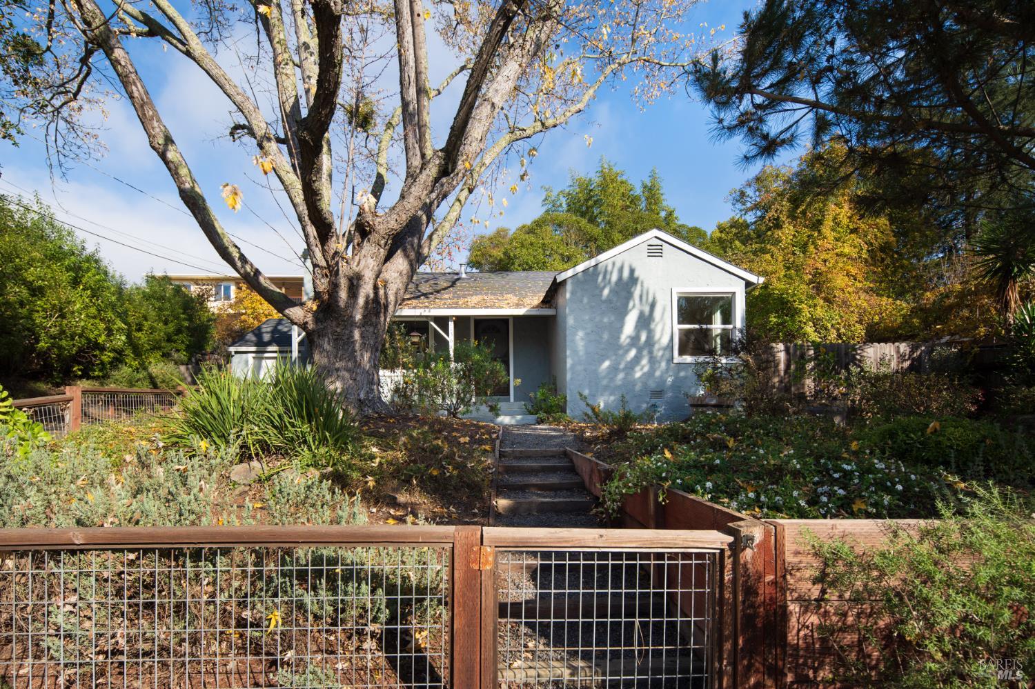 Detail Gallery Image 2 of 22 For 2136 Franklin Ave, Santa Rosa,  CA 95404 - 3 Beds | 2 Baths