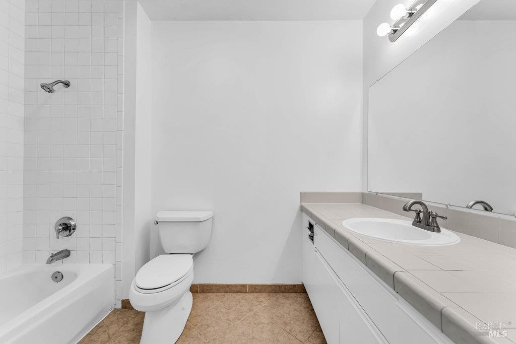 Detail Gallery Image 37 of 58 For 135 Koch Rd, Corte Madera,  CA 94925 - 2 Beds | 2 Baths