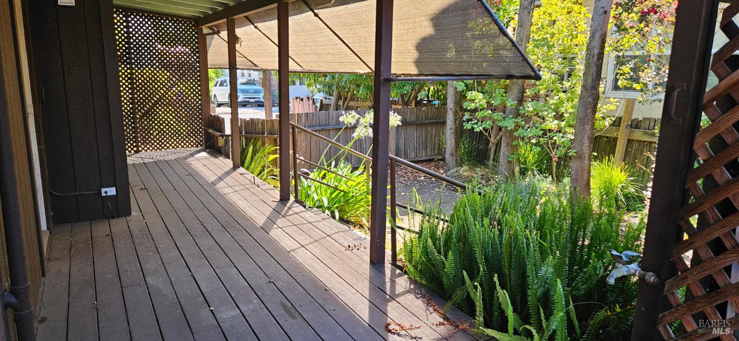 Detail Gallery Image 25 of 41 For 523 Center St, Healdsburg,  CA 95448 - 3 Beds | 2 Baths