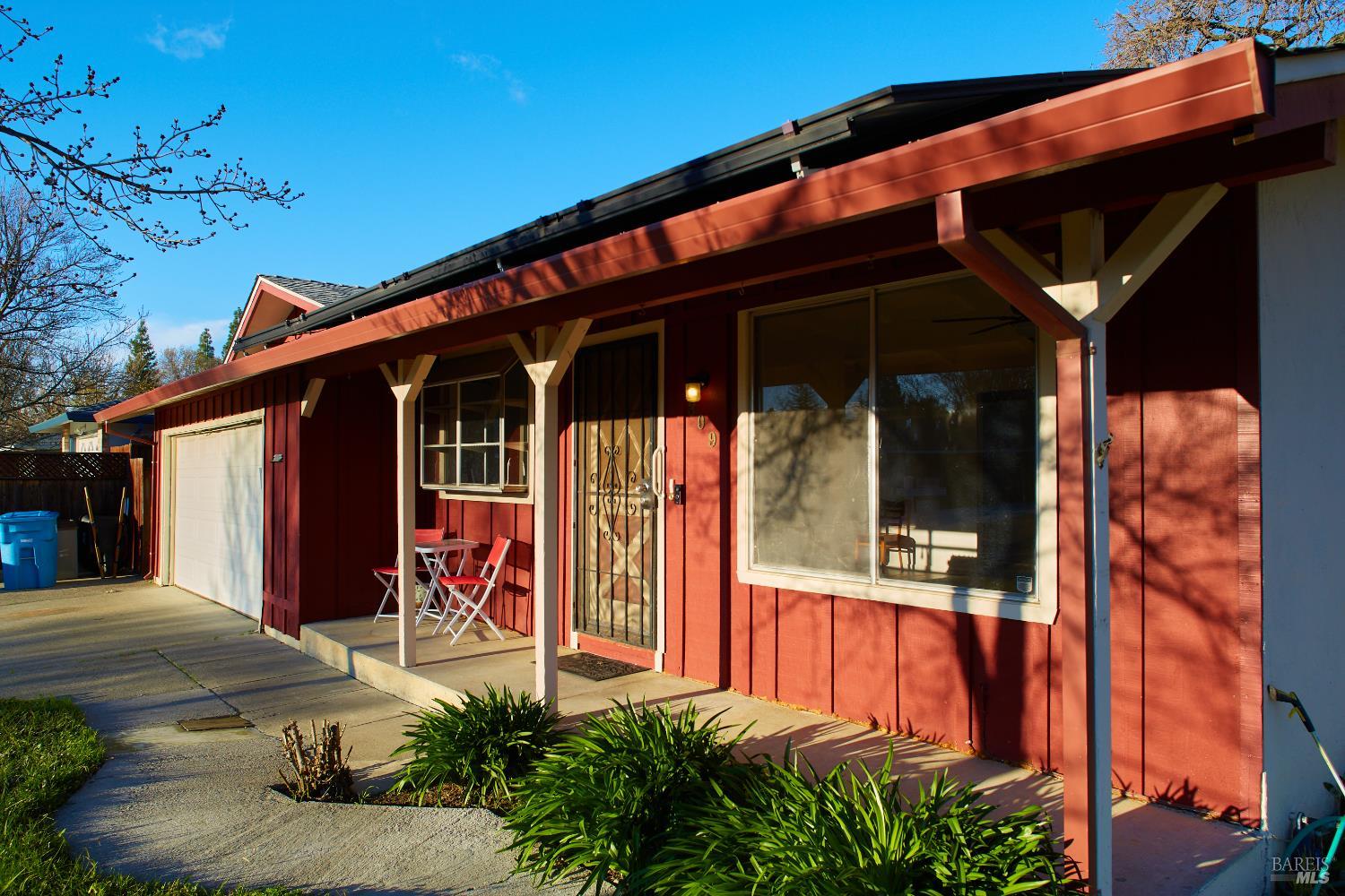 Detail Gallery Image 2 of 12 For 309 Adobe Dr, Vacaville,  CA 95687 - 3 Beds | 2 Baths