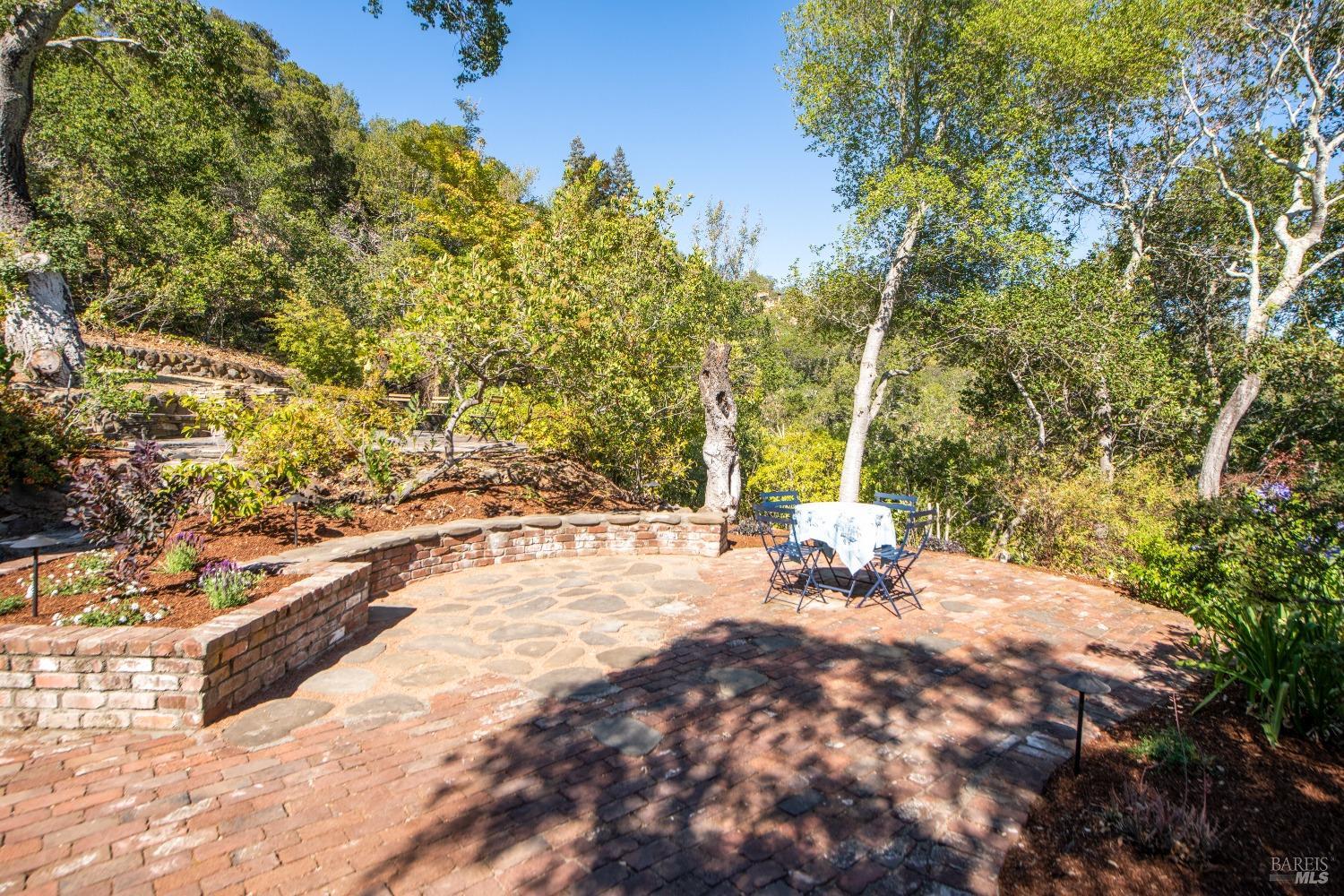 Detail Gallery Image 9 of 40 For 20 Vista Dr, Kentfield,  CA 94904 - 4 Beds | 1/1 Baths