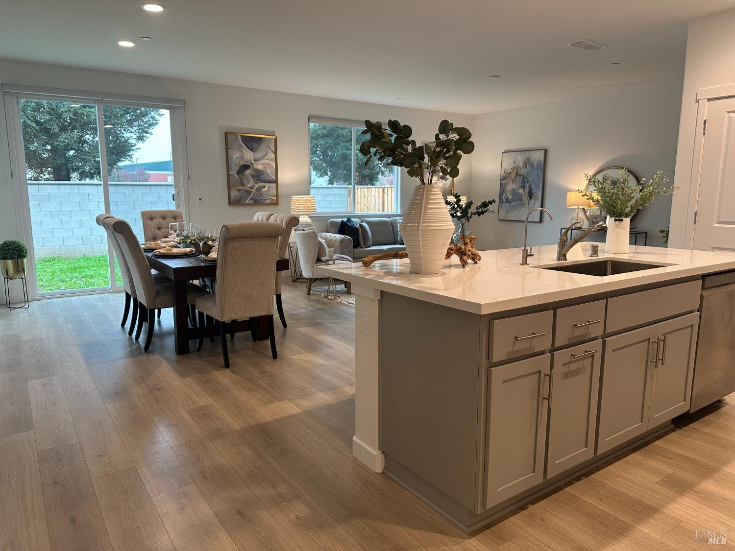 Detail Gallery Image 4 of 20 For 5422 Nuovo Way, Antioch,  CA 94531 - 4 Beds | 2 Baths