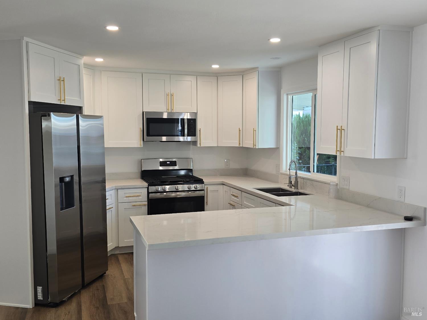 Detail Gallery Image 6 of 26 For 468 Colonial Park Dr, Santa Rosa,  CA 95403 - 2 Beds | 2 Baths