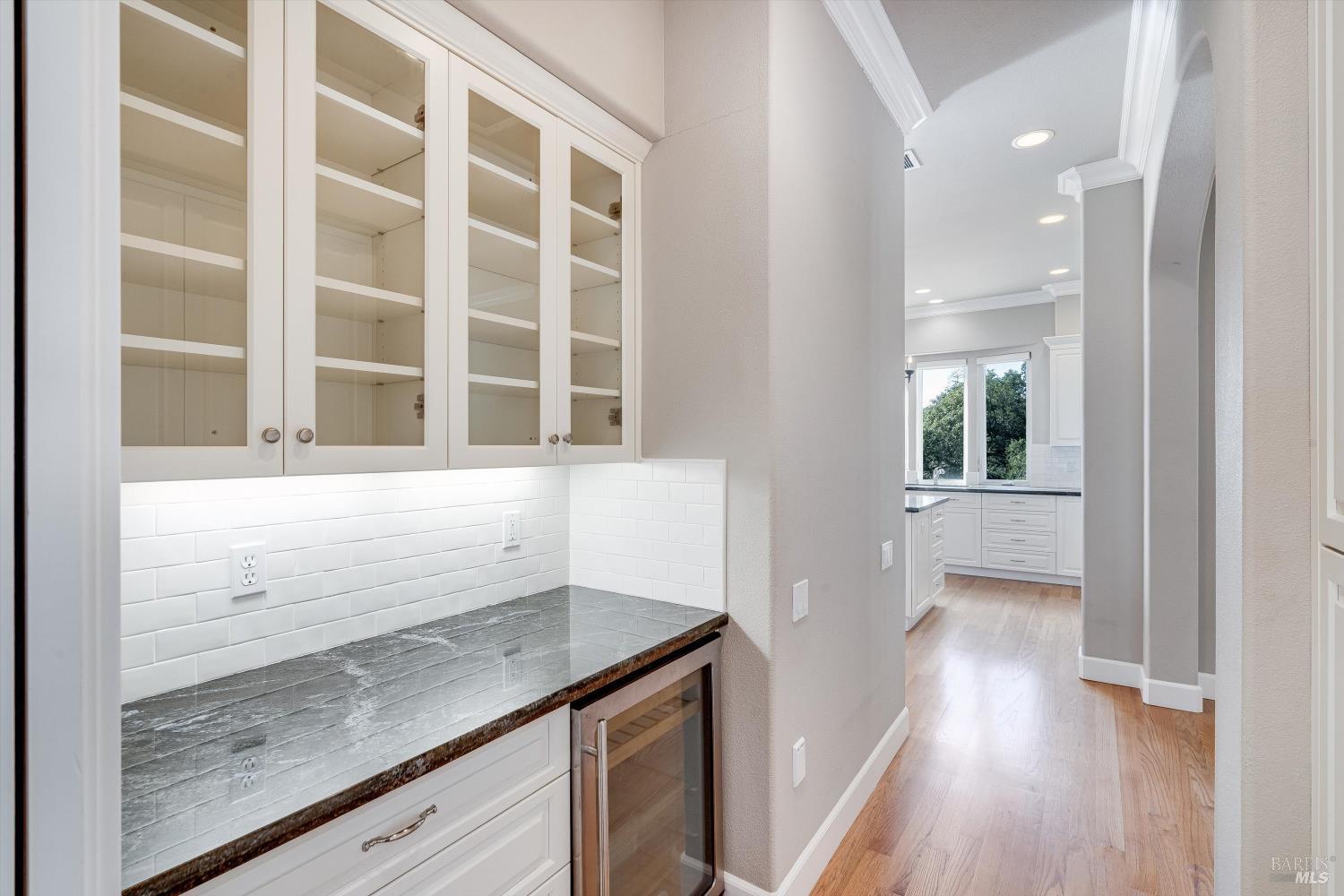 Detail Gallery Image 12 of 48 For 3557 Golf View Ter, Santa Rosa,  CA 95405 - 4 Beds | 3/1 Baths