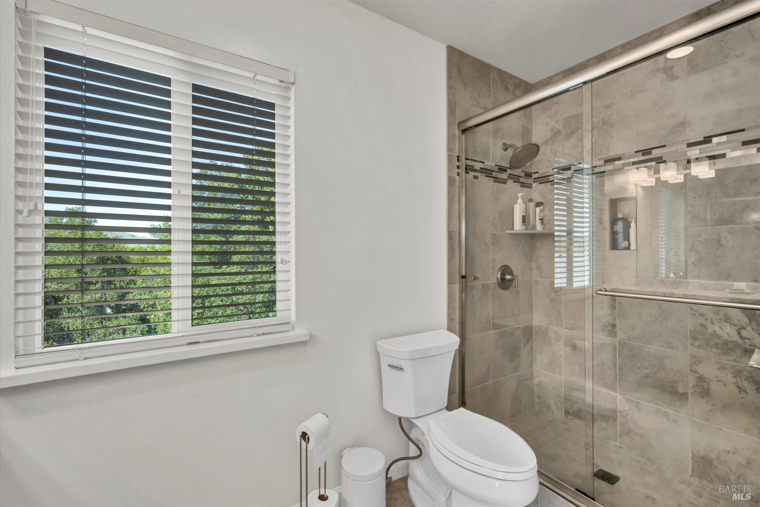 Detail Gallery Image 18 of 31 For 13624 Anderson Rd, Lower Lake,  CA 95457 - 3 Beds | 2 Baths