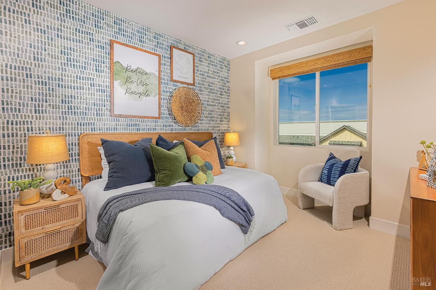 Detail Gallery Image 5 of 10 For 5159 Dalai Lama Ave, Richmond,  CA 94804 - 3 Beds | 3/1 Baths