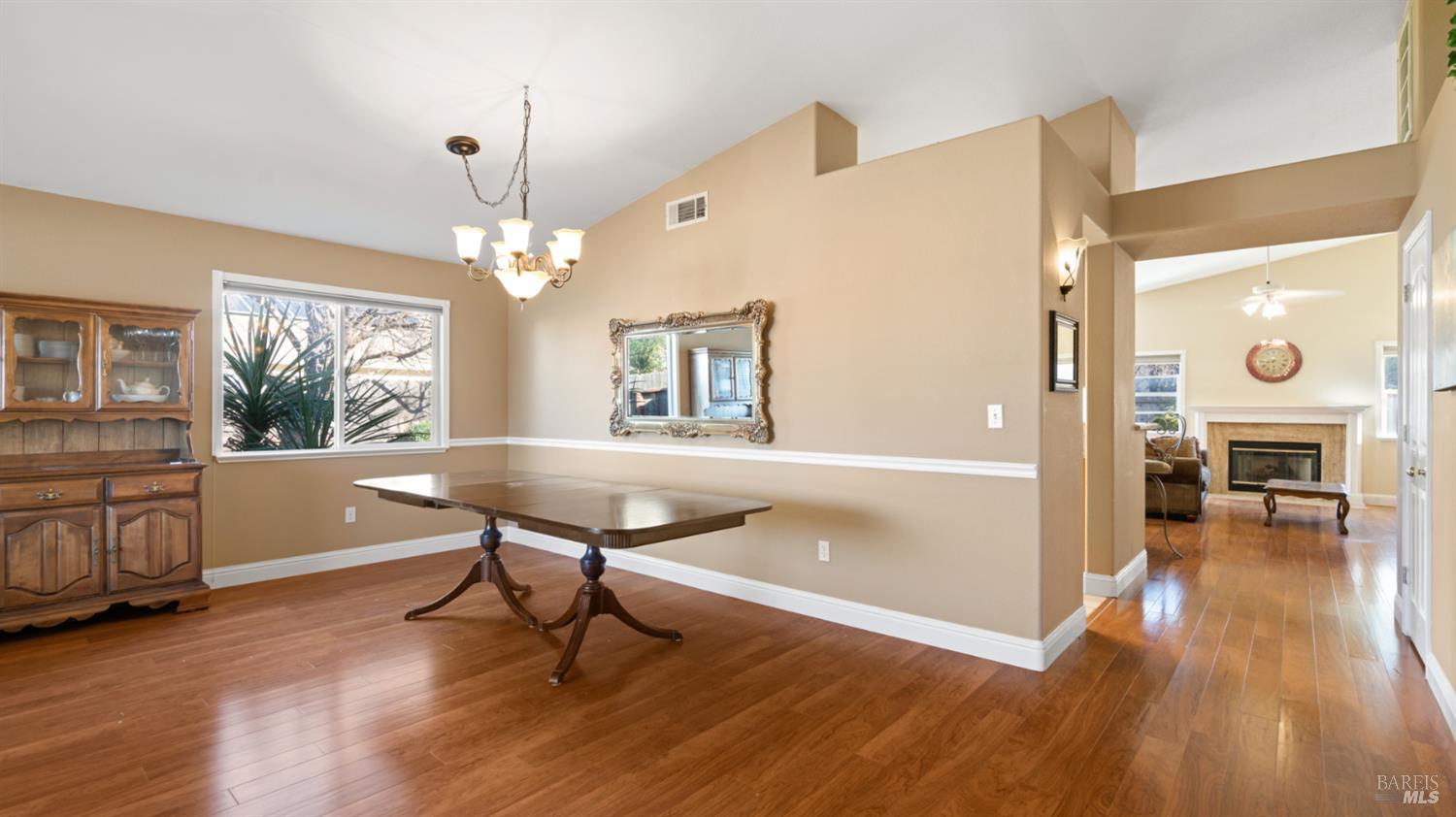 Detail Gallery Image 8 of 49 For 715 Wiegand Way, Dixon,  CA 95620 - 4 Beds | 2 Baths