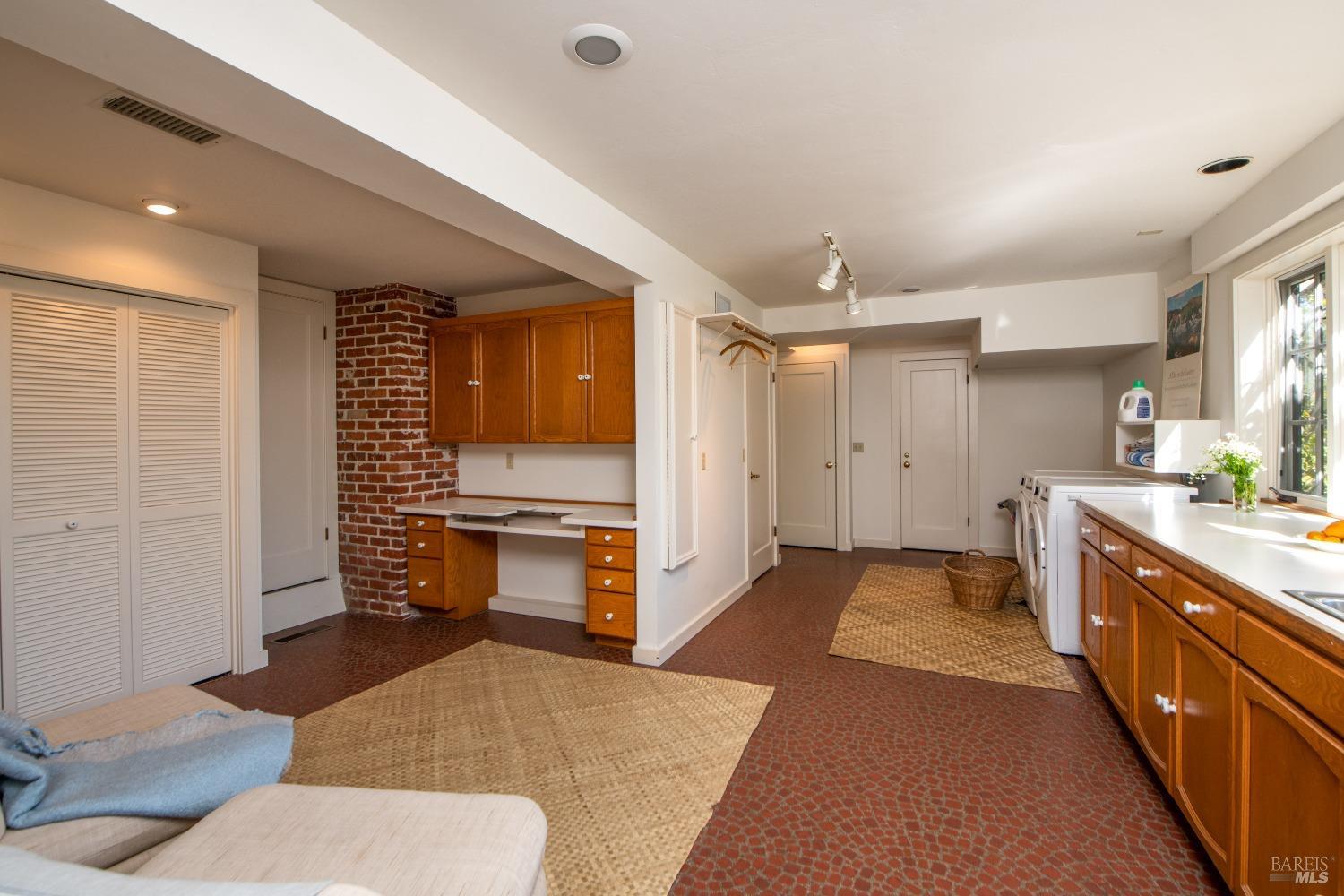 Detail Gallery Image 35 of 40 For 20 Vista Dr, Kentfield,  CA 94904 - 4 Beds | 1/1 Baths