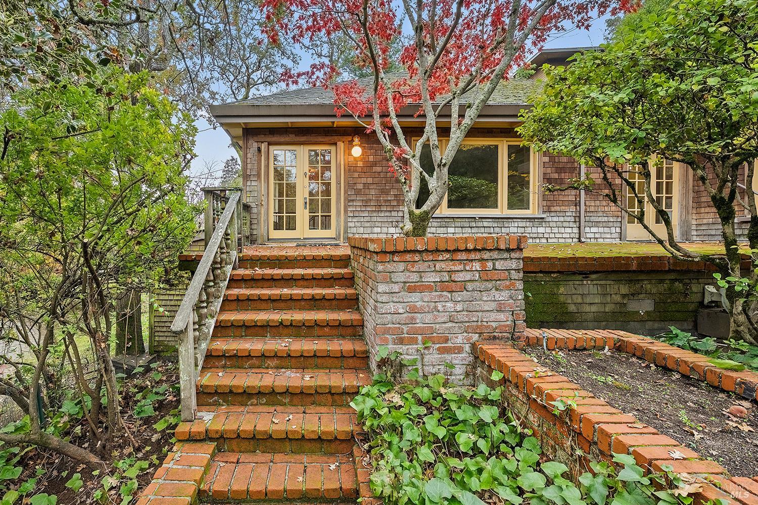 Detail Gallery Image 16 of 55 For 101 Laurel Grove Ave, Kentfield,  CA 94904 - 3 Beds | 2/1 Baths