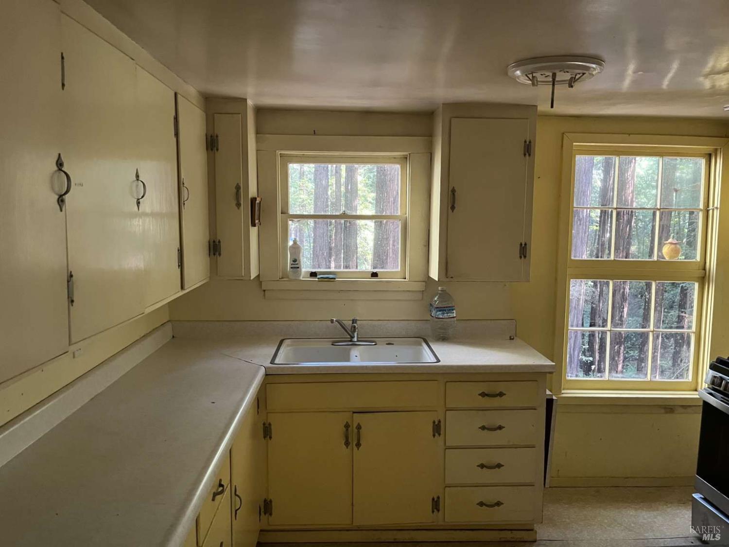 Detail Gallery Image 14 of 36 For 16125 Bittner Rd, Occidental,  CA 95465 - 4 Beds | 2 Baths