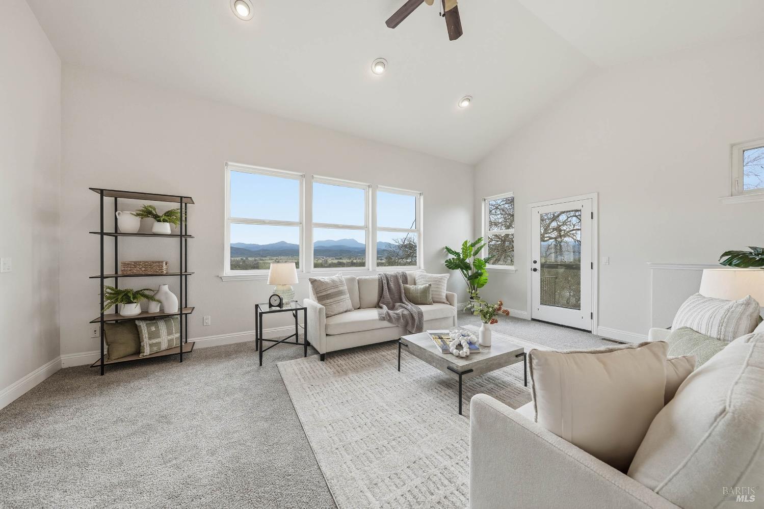 Detail Gallery Image 15 of 75 For 19429 Moon Ridge Rd, Hidden Valley Lake,  CA 95467 - 4 Beds | 2/1 Baths