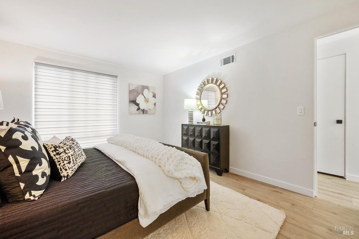 Detail Gallery Image 21 of 48 For 46 Surrey Ln, San Rafael,  CA 94903 - 2 Beds | 2 Baths