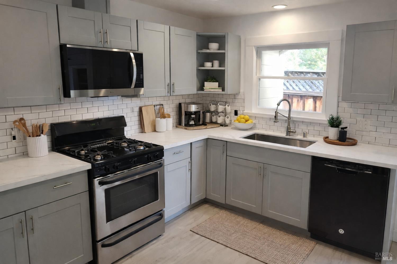 Detail Gallery Image 2 of 13 For 829 Hunt Ave a,  Saint Helena,  CA 94574 - 3 Beds | 2 Baths