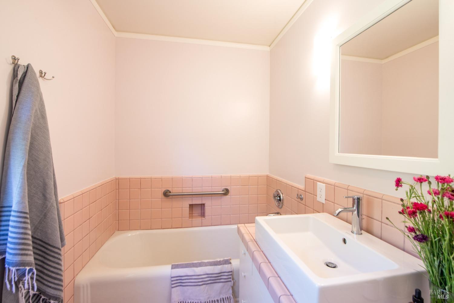 Detail Gallery Image 30 of 40 For 20 Vista Dr, Kentfield,  CA 94904 - 4 Beds | 1/1 Baths