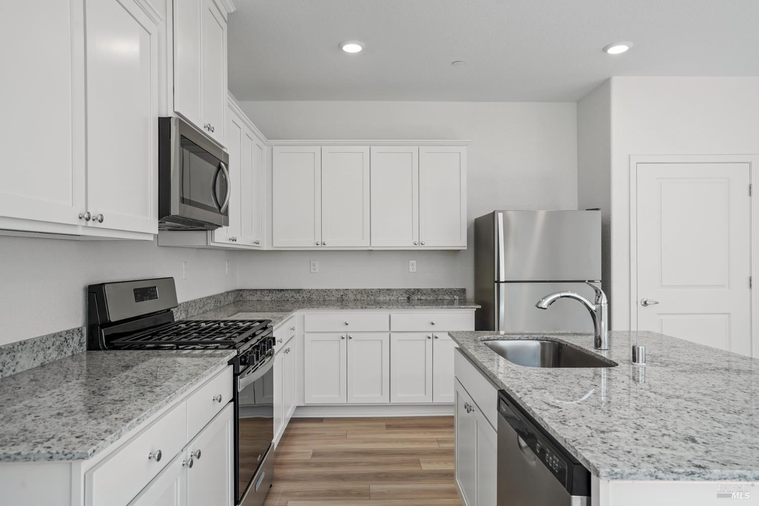 Detail Gallery Image 4 of 15 For 2241 Front Porch Ln, Rio Vista,  CA 94571 - 2 Beds | 2/1 Baths