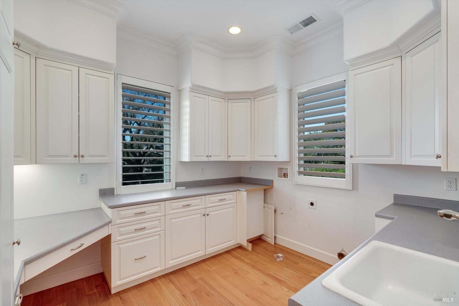 Detail Gallery Image 19 of 48 For 3557 Golf View Ter, Santa Rosa,  CA 95405 - 4 Beds | 3/1 Baths