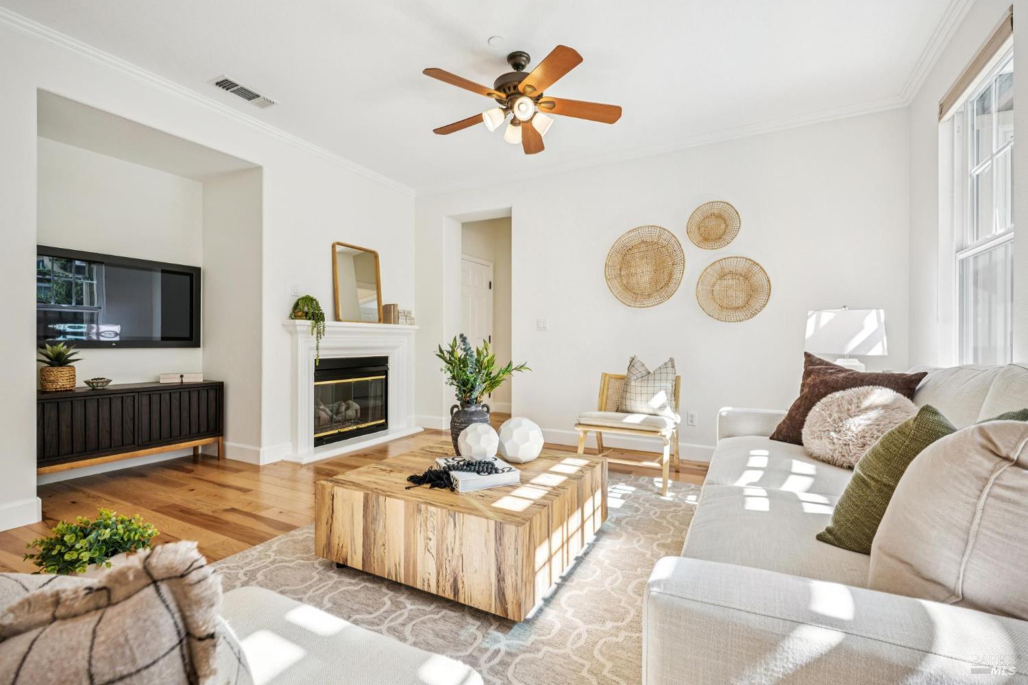 Detail Gallery Image 11 of 38 For 71 Oak Grove Dr, Novato,  CA 94949 - 4 Beds | 3/1 Baths