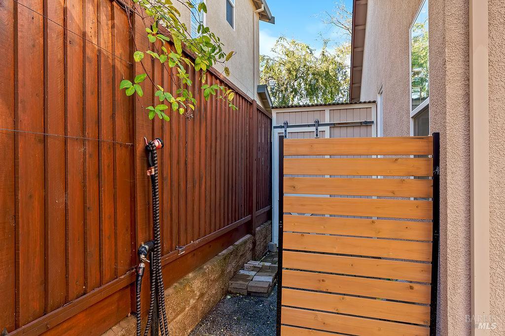 Detail Gallery Image 34 of 37 For 2148 Nectarine Dr, Santa Rosa,  CA 95404 - 3 Beds | 3 Baths