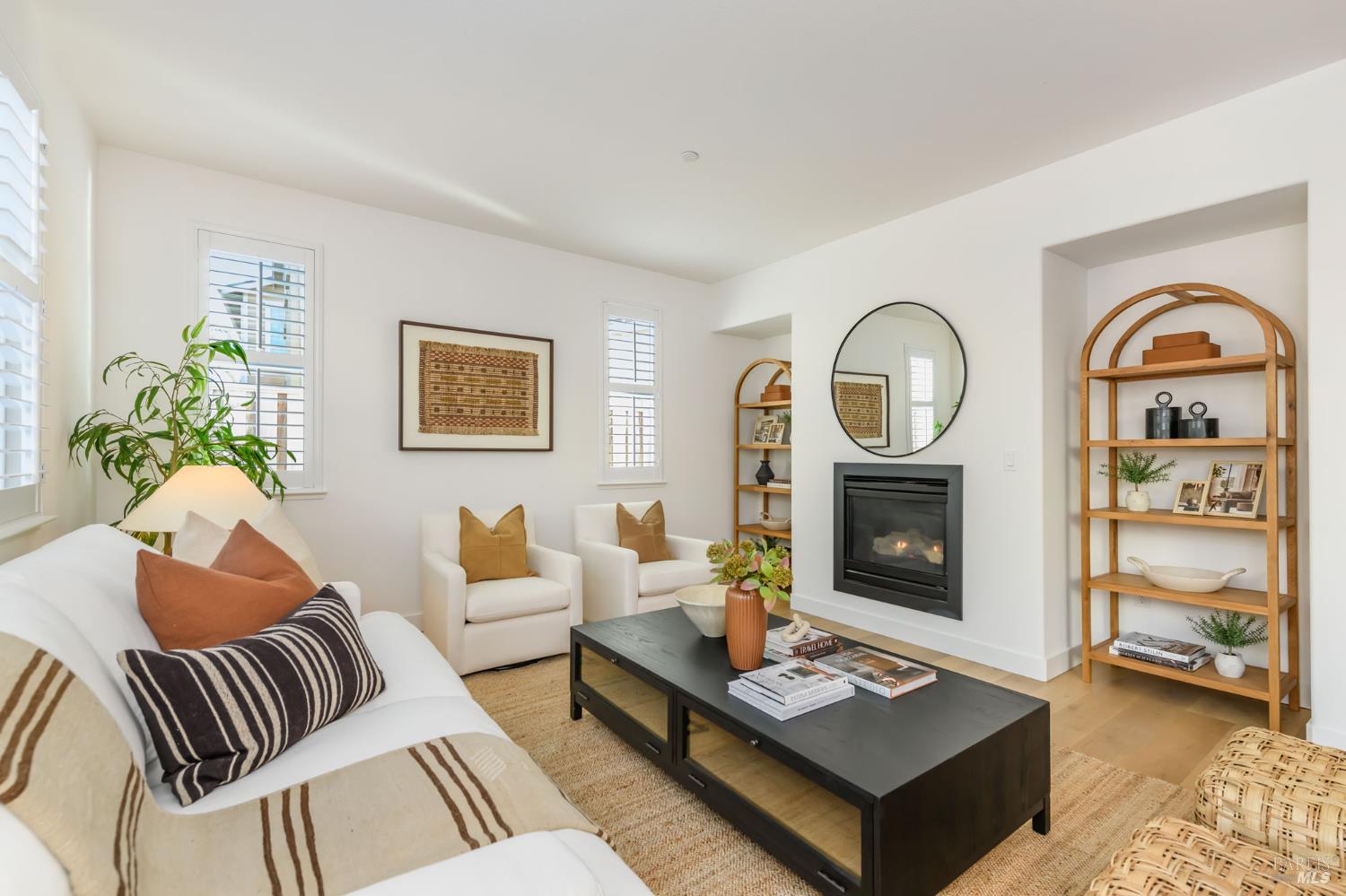 Detail Gallery Image 19 of 46 For 1727 Chinar Dr, Petaluma,  CA 94954 - 4 Beds | 2/1 Baths