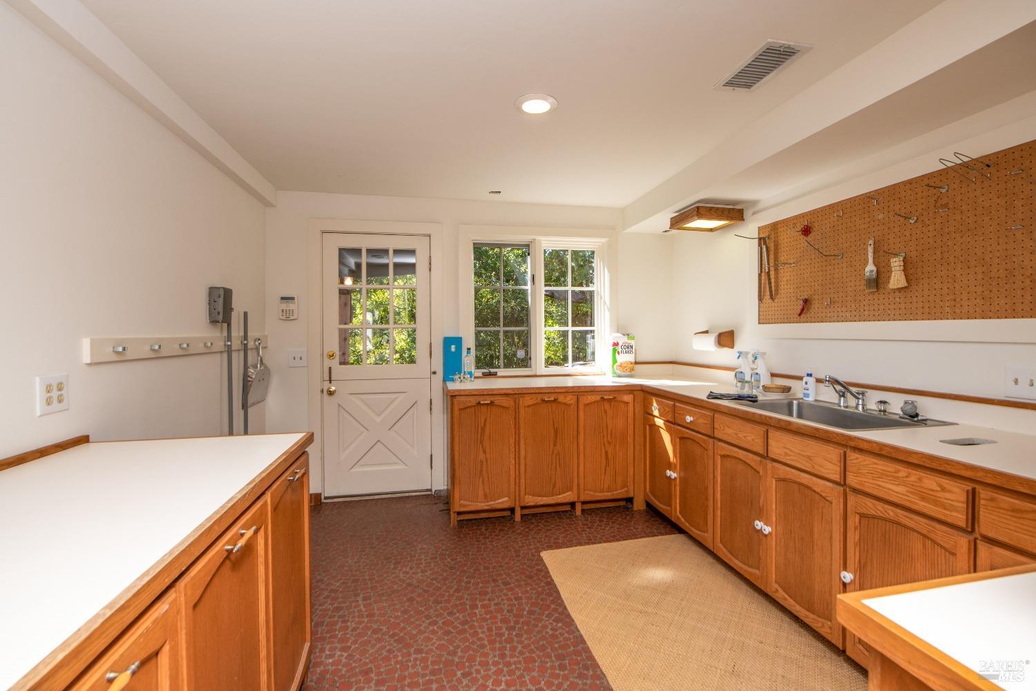Detail Gallery Image 37 of 40 For 20 Vista Dr, Kentfield,  CA 94904 - 4 Beds | 1/1 Baths