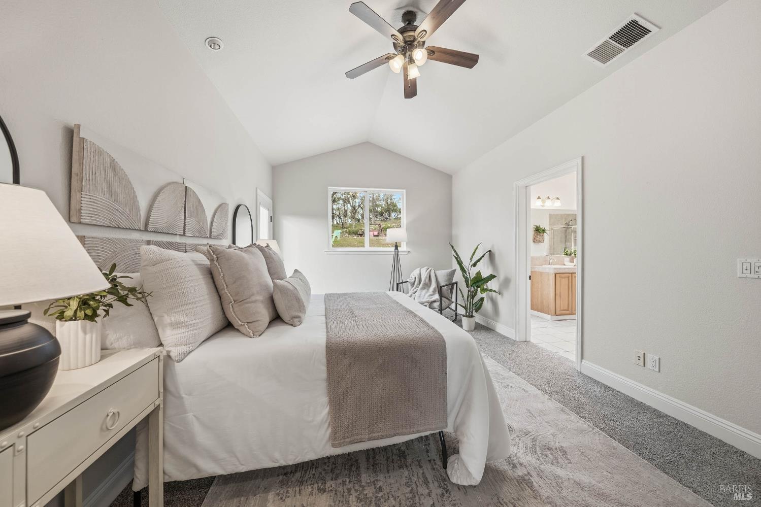 Detail Gallery Image 38 of 75 For 19429 Moon Ridge Rd, Hidden Valley Lake,  CA 95467 - 4 Beds | 2/1 Baths