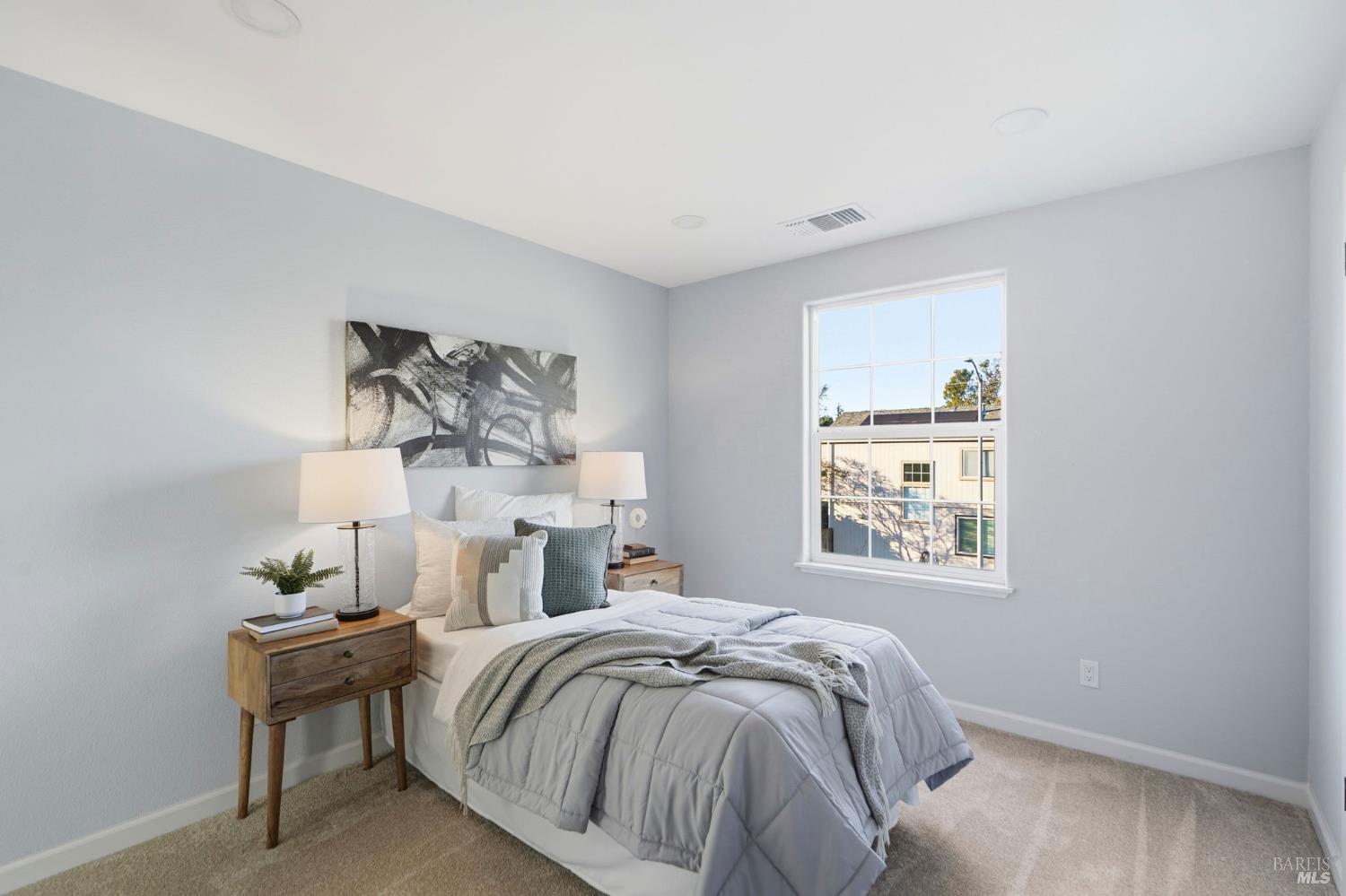 Detail Gallery Image 25 of 40 For 1740 Cork Tree Ln, Santa Rosa,  CA 95404 - 3 Beds | 2/1 Baths