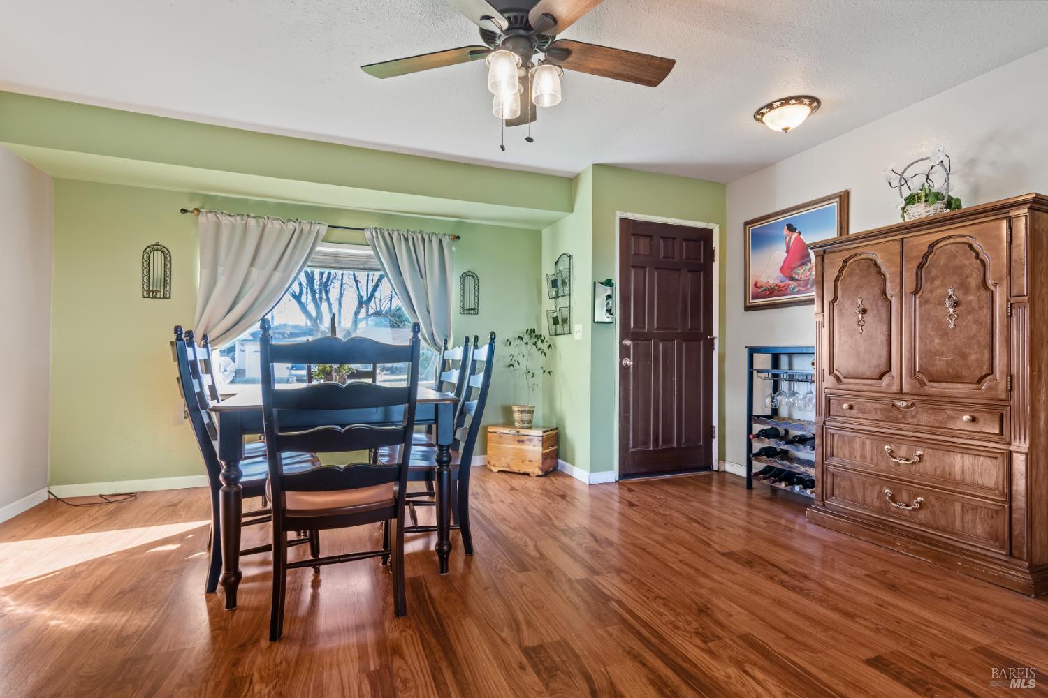 Detail Gallery Image 9 of 43 For 17 Amador Cir, Rio Vista,  CA 94571 - 3 Beds | 2 Baths