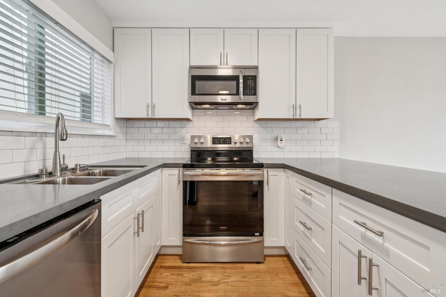 Detail Gallery Image 10 of 23 For 785 Taft Ave #10,  Albany,  CA 94706 - 1 Beds | 1 Baths