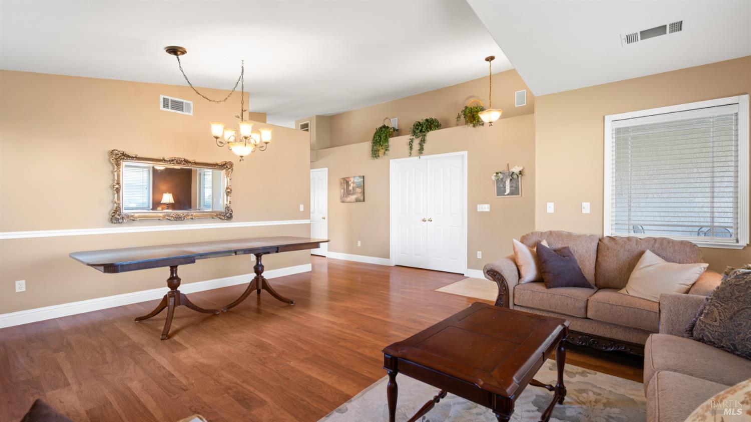 Detail Gallery Image 11 of 49 For 715 Wiegand Way, Dixon,  CA 95620 - 4 Beds | 2 Baths