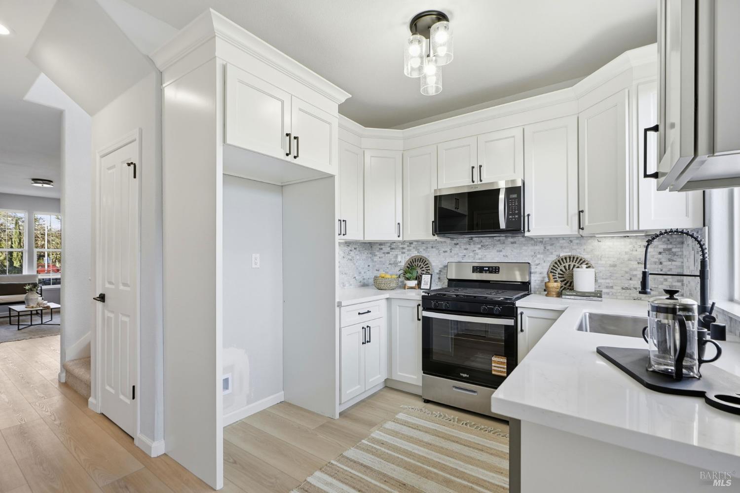 Detail Gallery Image 10 of 40 For 1740 Cork Tree Ln, Santa Rosa,  CA 95404 - 3 Beds | 2/1 Baths