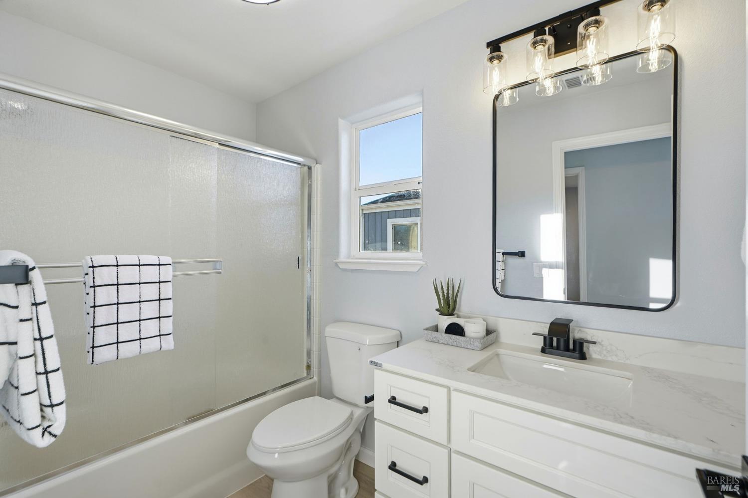 Detail Gallery Image 32 of 40 For 1740 Cork Tree Ln, Santa Rosa,  CA 95404 - 3 Beds | 2/1 Baths