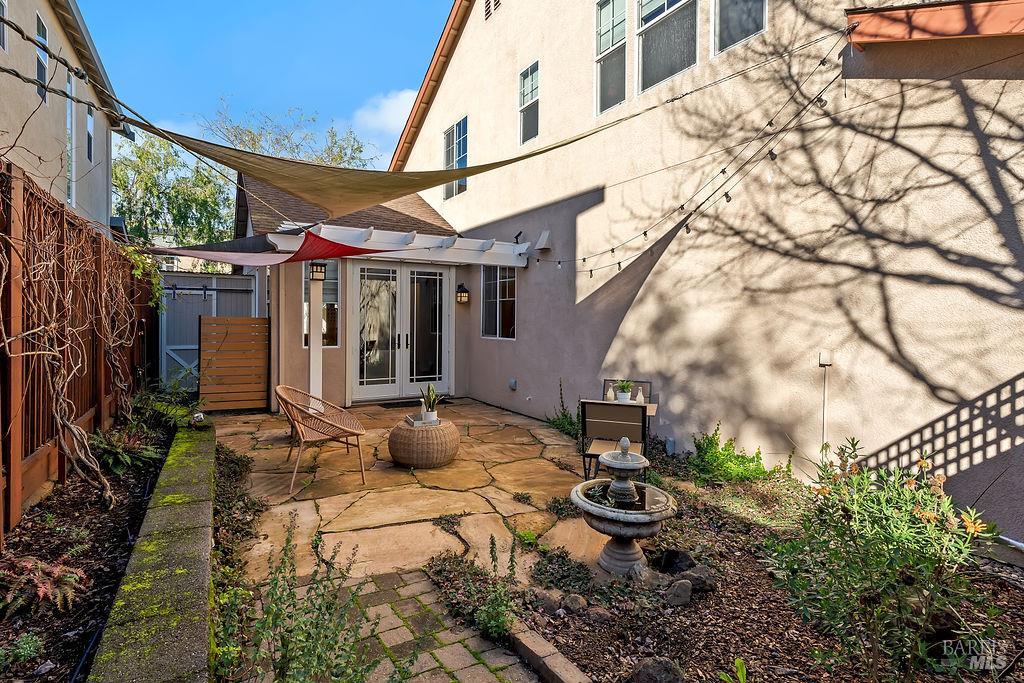 Detail Gallery Image 33 of 37 For 2148 Nectarine Dr, Santa Rosa,  CA 95404 - 3 Beds | 3 Baths