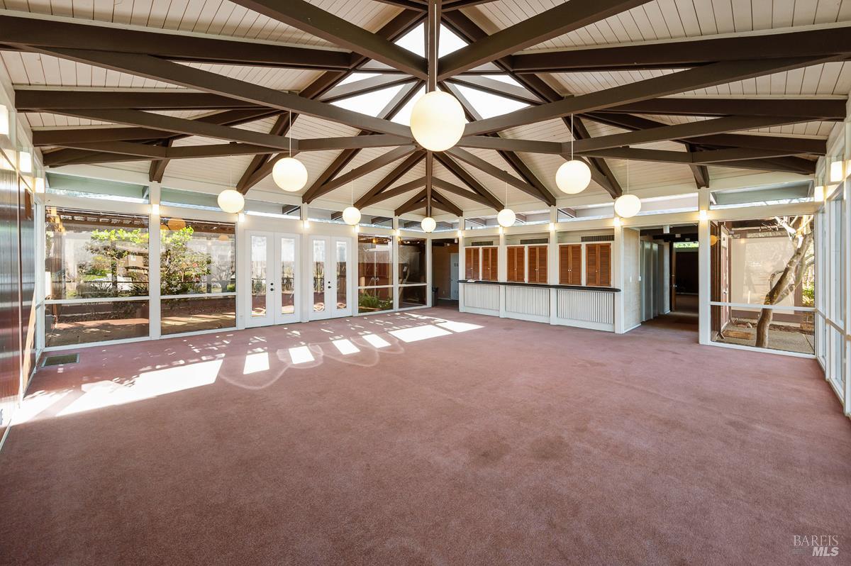 Detail Gallery Image 47 of 48 For 46 Surrey Ln, San Rafael,  CA 94903 - 2 Beds | 2 Baths