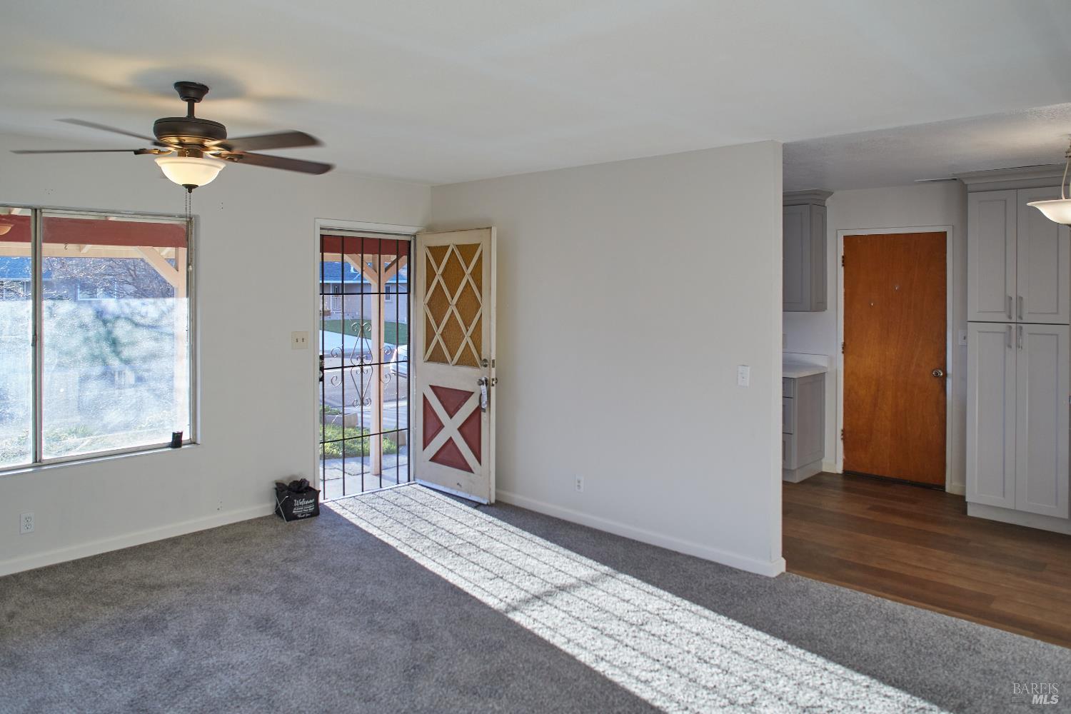 Detail Gallery Image 5 of 12 For 309 Adobe Dr, Vacaville,  CA 95687 - 3 Beds | 2 Baths