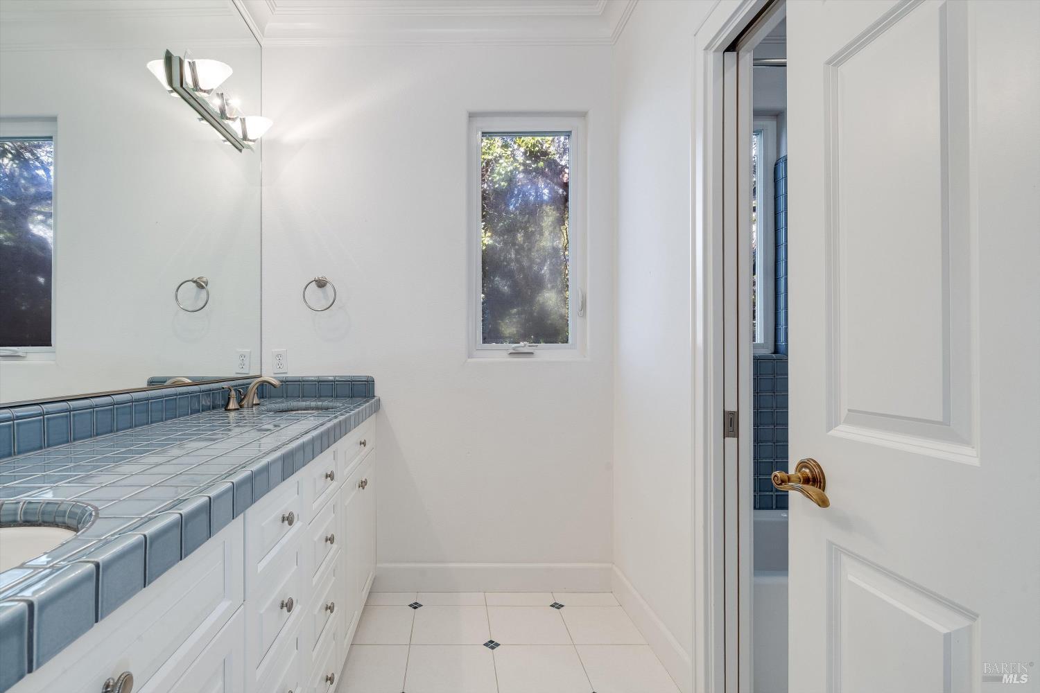 Detail Gallery Image 33 of 48 For 3557 Golf View Ter, Santa Rosa,  CA 95405 - 4 Beds | 3/1 Baths